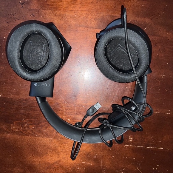 AlienwareAW510H Wired 7.1 Gaming Headset Dark side of the moon - Picture 3 of 3